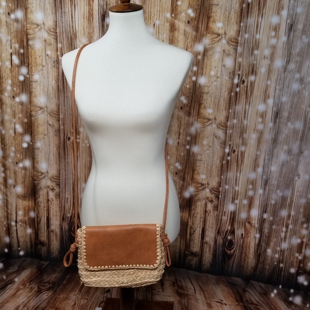 Universal Threads Good Co. Straw Weave and Faux Leather Pouch Purse Single Strap